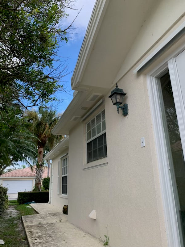 Replacement Oval Soffit Vent 4"W x 12"L, ASA Resin and self-aligning frame, with removable metal screen, White (PACKAGE OF 10)